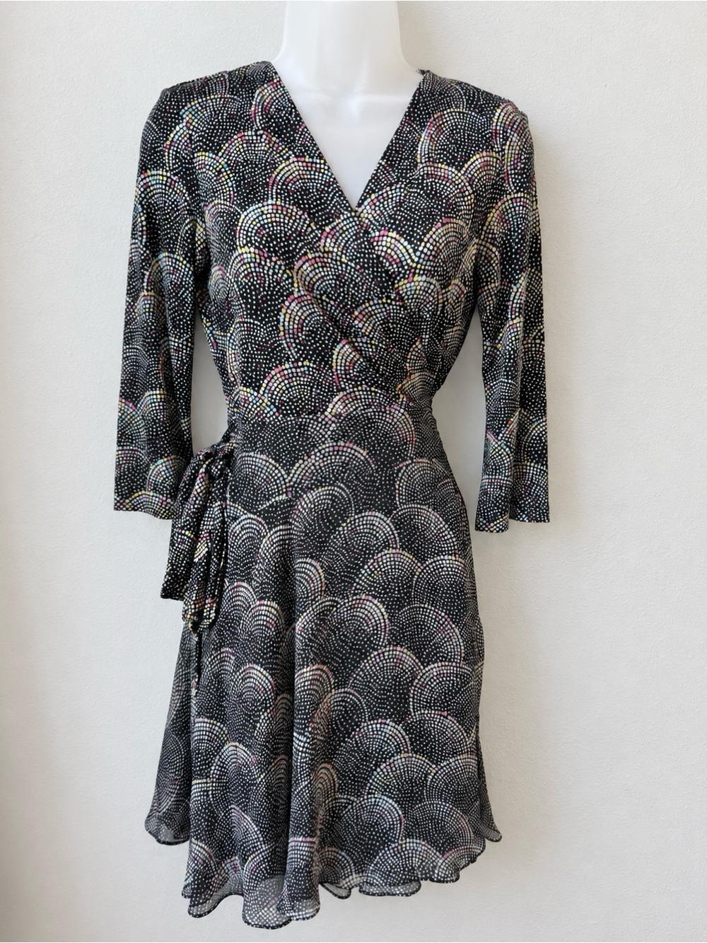 Diane von Furstenberg DVF Size 8 100% Silk Black Rainbow Arch Wrap Dress